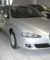 Alfa Romeo 147 1.9 JTD 5P. Distinctive