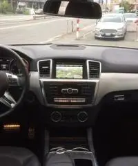 MERCEDES-BENZ ML 250 BlueTEC 4Matic Sport MERCEDES-BENZ ML 250 BlueTEC 4Matic Sport