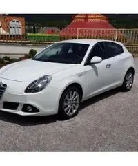 ALFA ROMEO Giulietta 1.6 JTDm-2 105 CV Distinctive ALFA ROMEO Giulietta 1.6 JTDm-2 105 CV Distinctive