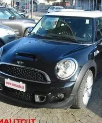 MINI Mini Mini 1.6 16V Cooper S( NAVIG-AUTOMATIK- PELLE-)!!!