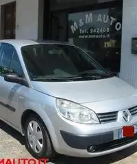 RENAULT Scenic 1.9 dCi Confort Dynamique (MOTORE NUOVO)!!!! RENAULT Scenic 1.9 dCi Confort Dynamique (MOTORE NUOVO)!!!!