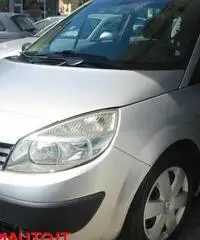 RENAULT Scenic 1.9 dCi Confort Dynamique (MOTORE NUOVO)!!!! RENAULT Scenic 1.9 dCi Confort Dynamique (MOTORE NUOVO)!!!!