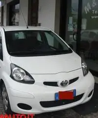 TOYOTA Aygo 1.0 12V VVT-i 5 porte Now Connect