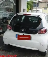 TOYOTA Aygo 1.0 12V VVT-i 5 porte Now Connect