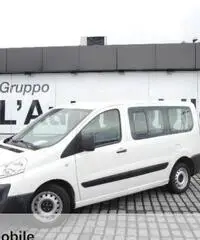 FIAT Scudo 2.0 MJT PC Combi 8 posti (M1) FIAT Scudo 2.0 MJT PC Combi 8 posti (M1)