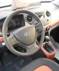 HYUNDAI i10 1.0 LOGIN NERO