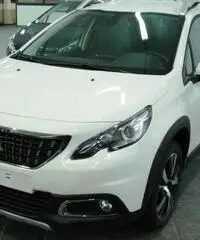 PEUGEOT 2008 SUV BlueHDi 100 Allure
