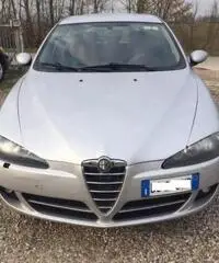 ALFA ROMEO 147 1.9 JTD (120) 5 porte ALFA ROMEO 147 1.9 JTD (120) 5 porte