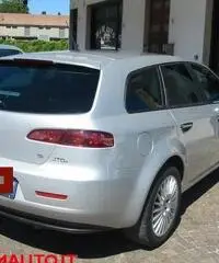 ALFA ROMEO 159 1.9 JTDm 16V Sportwagon Distinctive