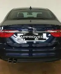 JAGUAR XF 2.0d 180 CV Pure Automatico JAGUAR XF 2.0d 180 CV Pure Automatico