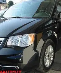 LANCIA Voyager 2.8 Turbodiesel Gold 163 CV!!!!! LANCIA Voyager 2.8 Turbodiesel Gold 163 CV!!!!!