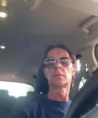 Luciano, sessantenne, divorziato, libero, giovanile Luciano, sessantenne, divorziato, libero, giovanile