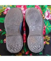 Le galosce, per calzature invernali tradizionali russe