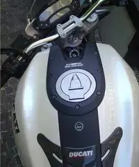 DUCATI MONSTER