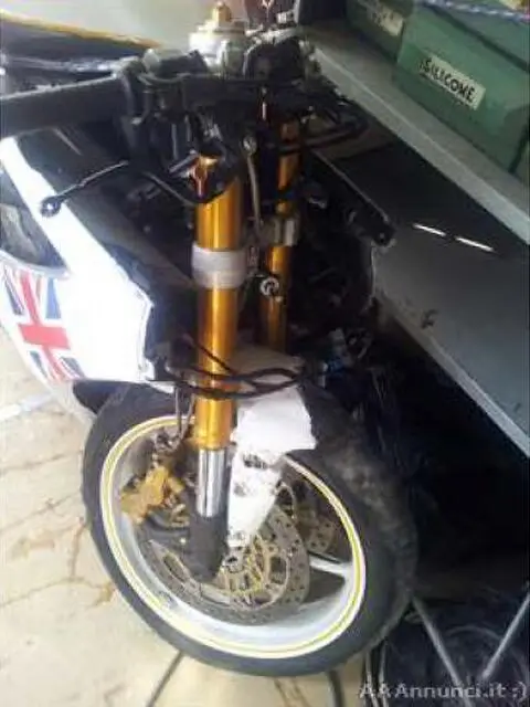 Triumph daytona 675 incidentata Triumph daytona 675 incidentata