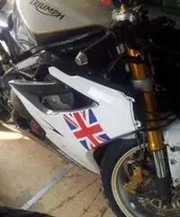 Triumph daytona 675 incidentata Triumph daytona 675 incidentata