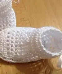 Scarpine neonato in cotone a mano