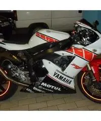 YAMAHA R1 2003 PARTICOLARISSIMA YAMAHA R1 2003 PARTICOLARISSIMA