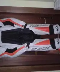 Tuta in pelle e casco SUOMY Tuta in pelle e casco SUOMY