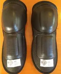 Protezioni gomiti giacca moto