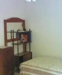 Vendesi casa su tre livelli