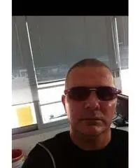 Cerco donna per conoscenza poi si vedrà Cerco donna per conoscenza poi si vedrà