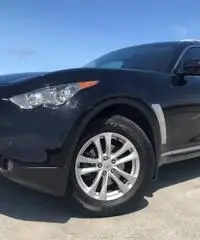 PREMIUM INFINITI FX35 2010