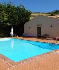 Hotel In Vendita a Castellana Sicula Hotel In Vendita a Castellana Sicula