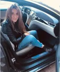 Brava ragazza alla ricerca di un uomo sincero e onesto Brava ragazza alla ricerca di un uomo sincero e onesto