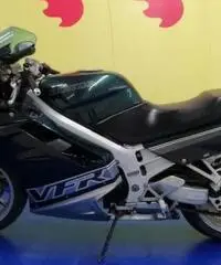 HONDA VFR 750 F Finanziabile - verde - 35411 HONDA VFR 750 F Finanziabile - verde - 35411