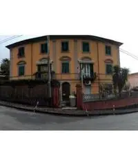 Luminoso appartamento da ristrutturare Luminoso appartamento da ristrutturare