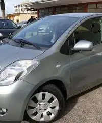 TOYOTA Yaris 1.3 Sol Perfetta TOYOTA Yaris 1.3 Sol Perfetta