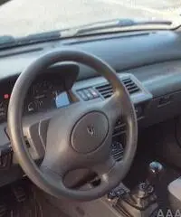 Renault Clio 1.3 1.3 Renault Clio 1.3 1.3