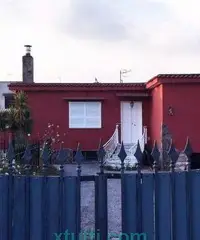 Villa indipendente circa 300mq zona Varcaturo