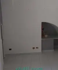 AFFITTASI LOCALE COMMERCIALE In zona Municipio, centralissim AFFITTASI LOCALE COMMERCIALE In zona Municipio, centralissim