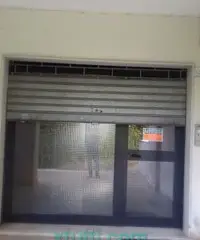 Locale commerciale uso ufficio o studio affare Locale commerciale uso ufficio o studio affare