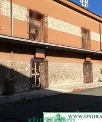 Laboratorio MQ 920 con Uffici e Magazzino Laboratorio MQ 920 con Uffici e Magazzino