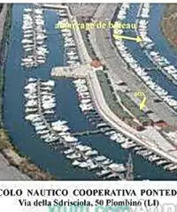 Visto barca con box davanti ai sola d’Elba