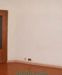 VENDESI MONOLOCALE