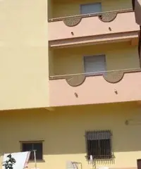 Palazzo 4 piani 150 m dal mare, zona residenziale