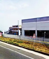 Capannone commerciale / industriale