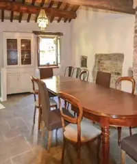 Casale tra Umbria e Toscana