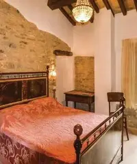 Casale tra Umbria e Toscana