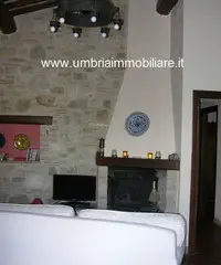 Due casali con due ettari vic Todi Due casali con due ettari vic Todi