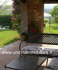 Due casali con due ettari vic Todi Due casali con due ettari vic Todi