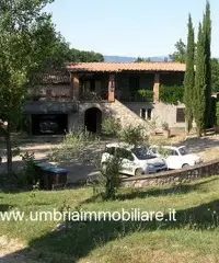 Casale in vendita vic Marsciano e Perugia Casale in vendita vic Marsciano e Perugia