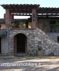 Casale in vendita vic Marsciano e Perugia Casale in vendita vic Marsciano e Perugia