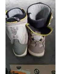 Snowboard 130 con scarponi 24,5