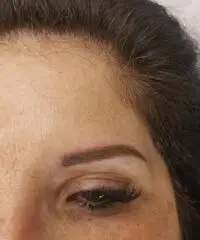 Tatuaggio sopraciglia professionale Tatuaggio sopraciglia professionale