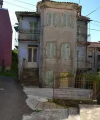 Villetta indipendente da ristrutturare Villetta indipendente da ristrutturare